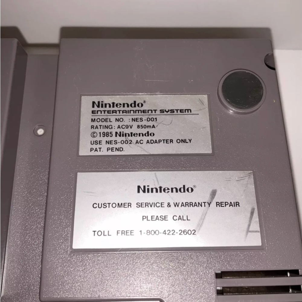 1985 Original Nintendo NES Console With 2 Controllers, Adapter ~ No games! - Picture 13 of 14